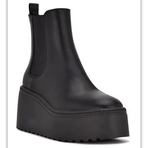 Nine West Henrita3 Black Chelsea Platform Ankle Boots